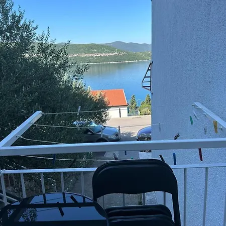 Sunrise Apartment *